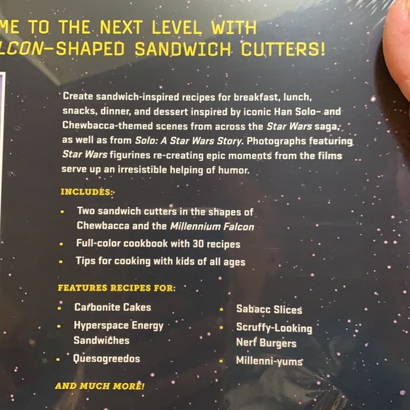 The Star Wars Cookbook - with 2 Cutters - Picture 6 of 8